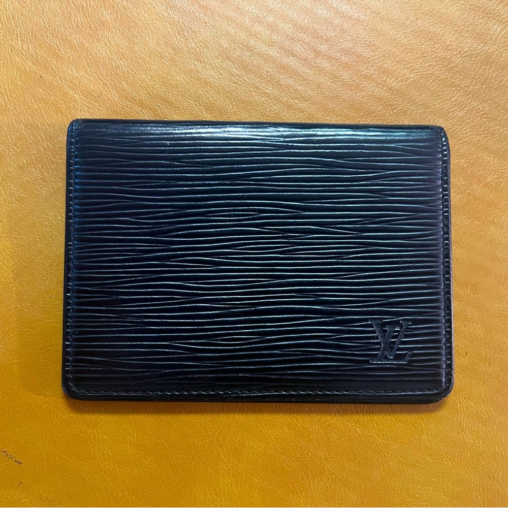 Authentic Louis Vuitton Epi Cardholder‎